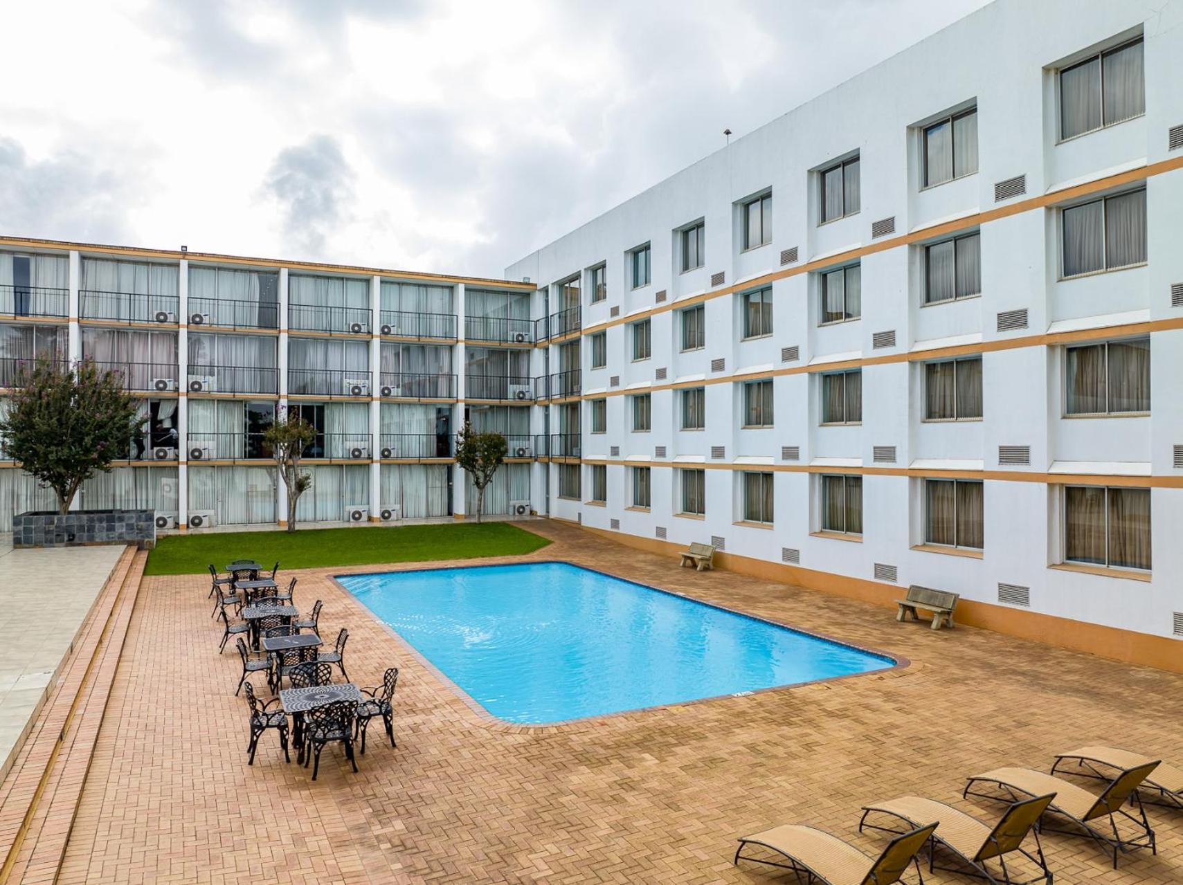 African Sky Ermelo Inn Εξωτερικό φωτογραφία