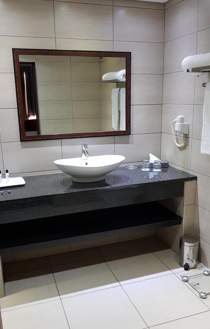 African Sky Ermelo Inn Εξωτερικό φωτογραφία